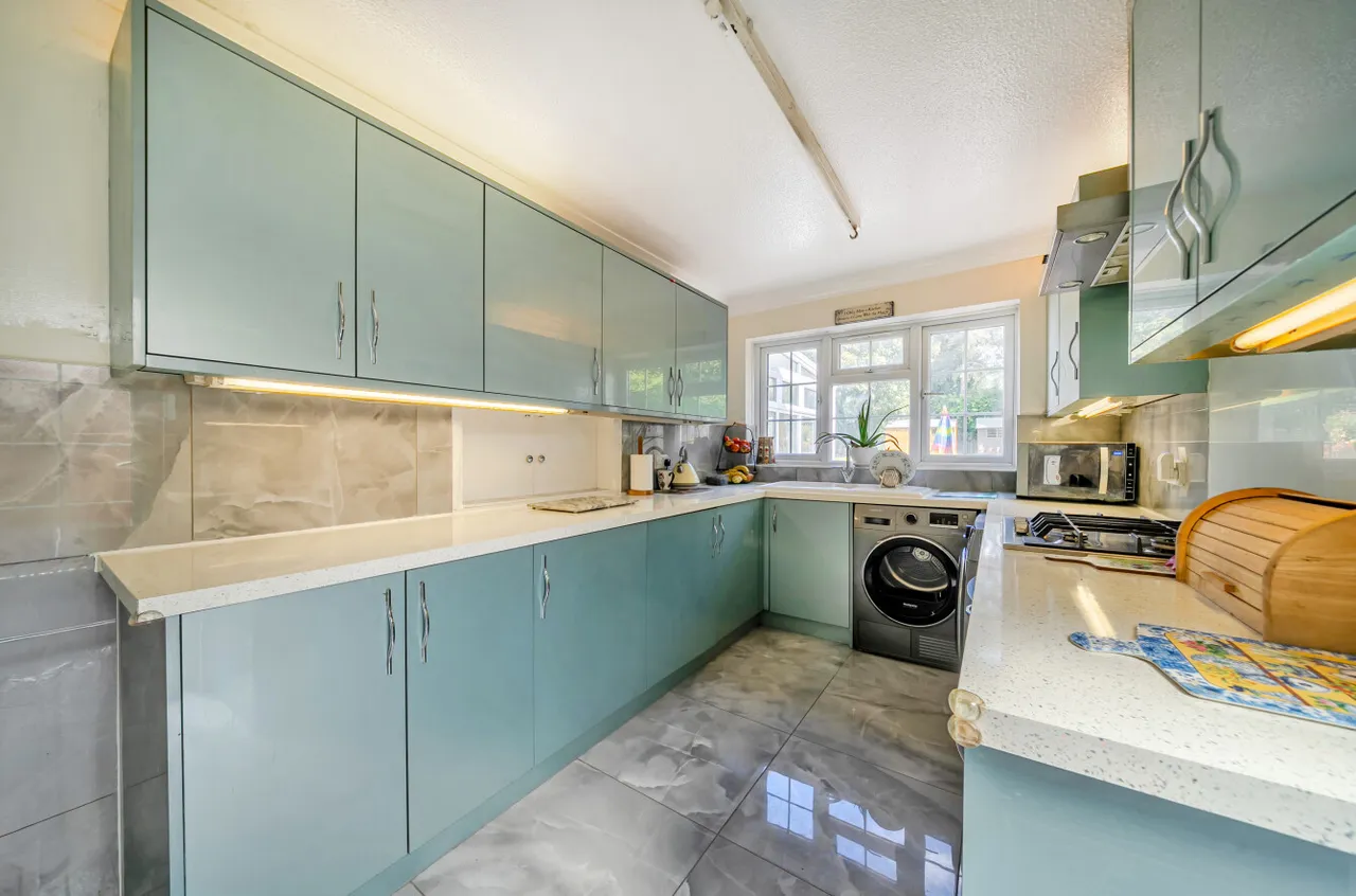 The Riding, Woking, GU21, photo 7