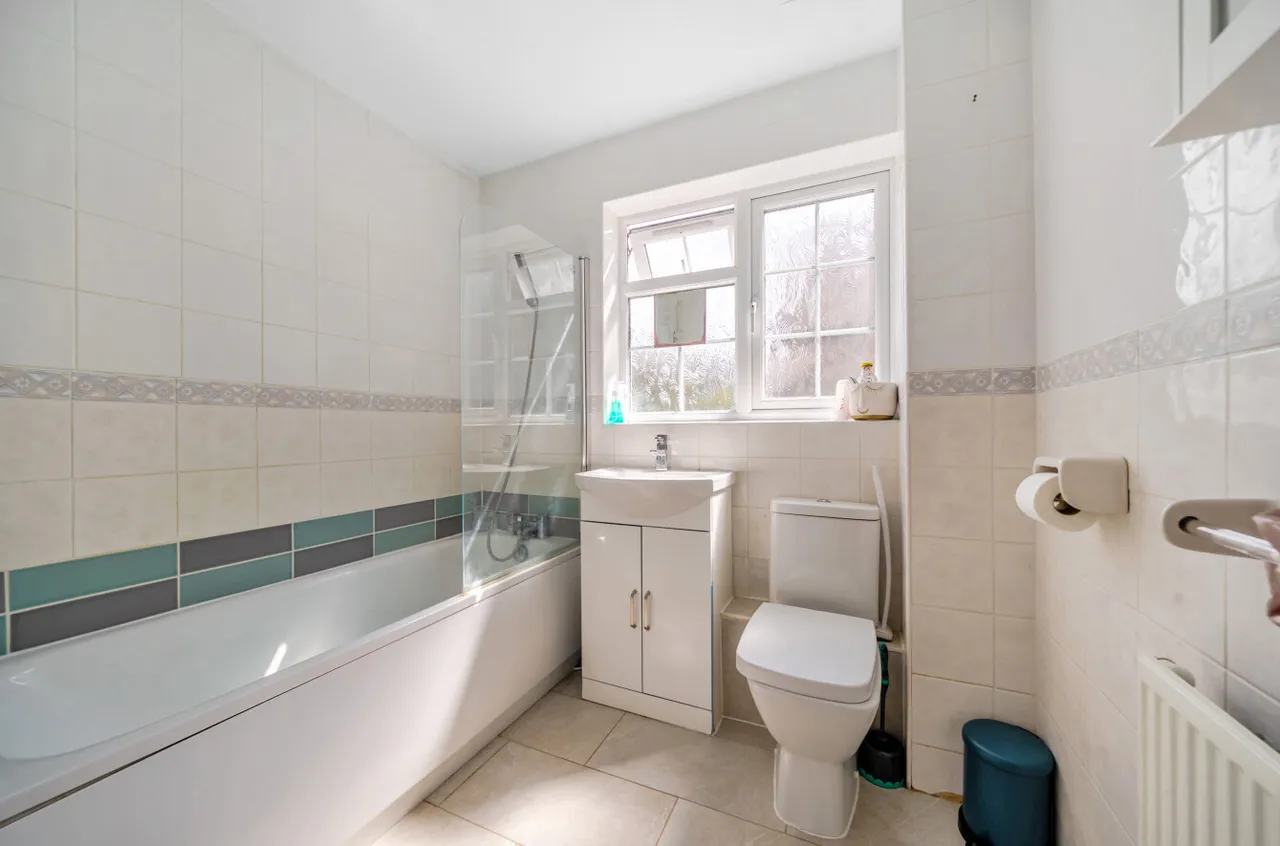 The Riding, Woking, GU21, photo 14