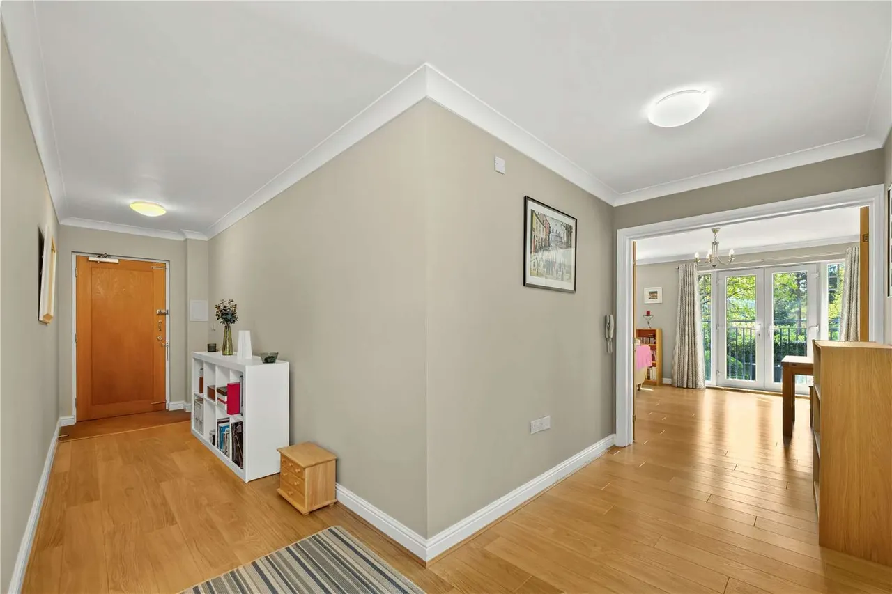 Bridgewater Road, Weybridge, Surrey, KT13 0ER, photo 6
