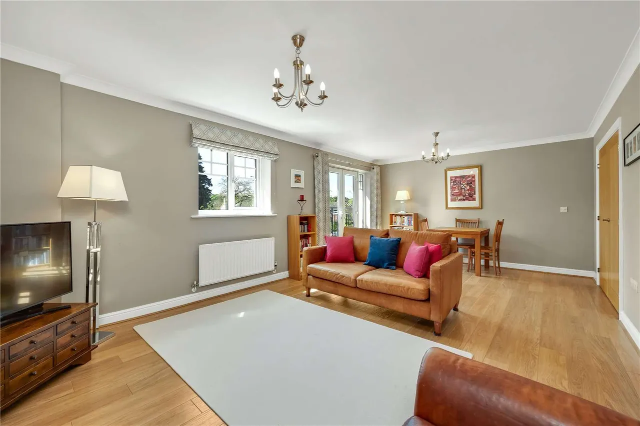 Bridgewater Road, Weybridge, Surrey, KT13 0ER, photo 7