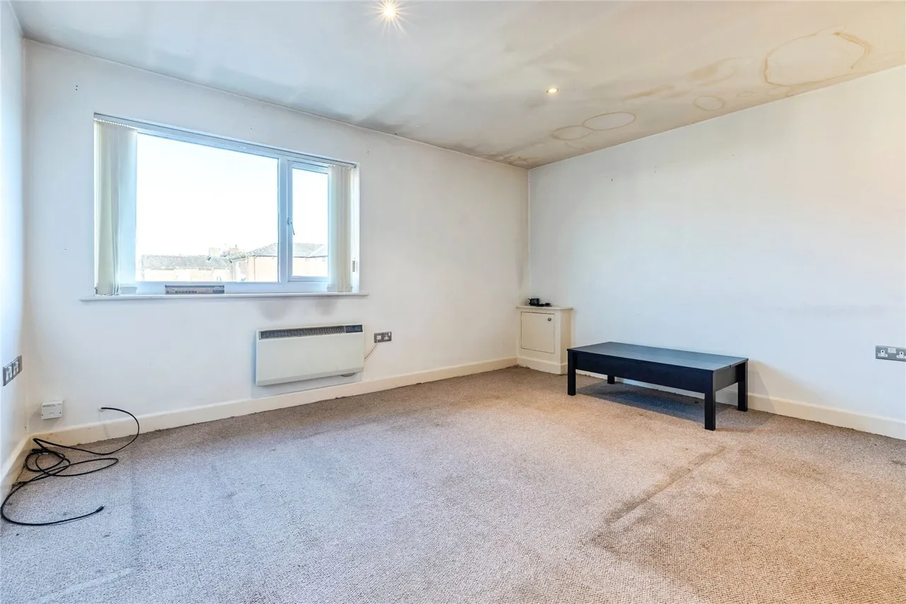 St. James Court, Bury, BL8, photo 7