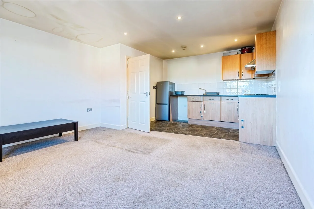 St. James Court, Bury, BL8, photo 6
