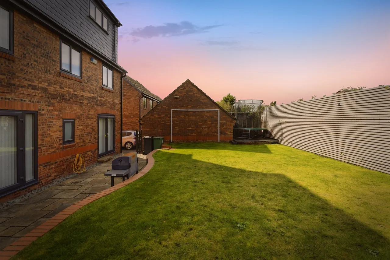 Harewood Way, LEEDS, photo 5
