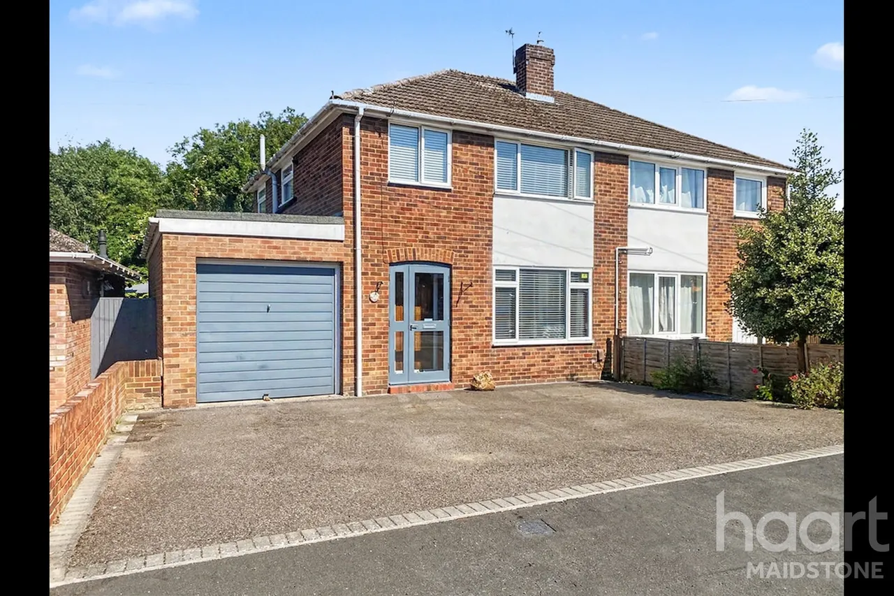 3 bed house for sale, Garden Close, Maidstone, ME15