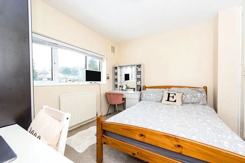Ripley Avenue, Egham, TW20, photo 4