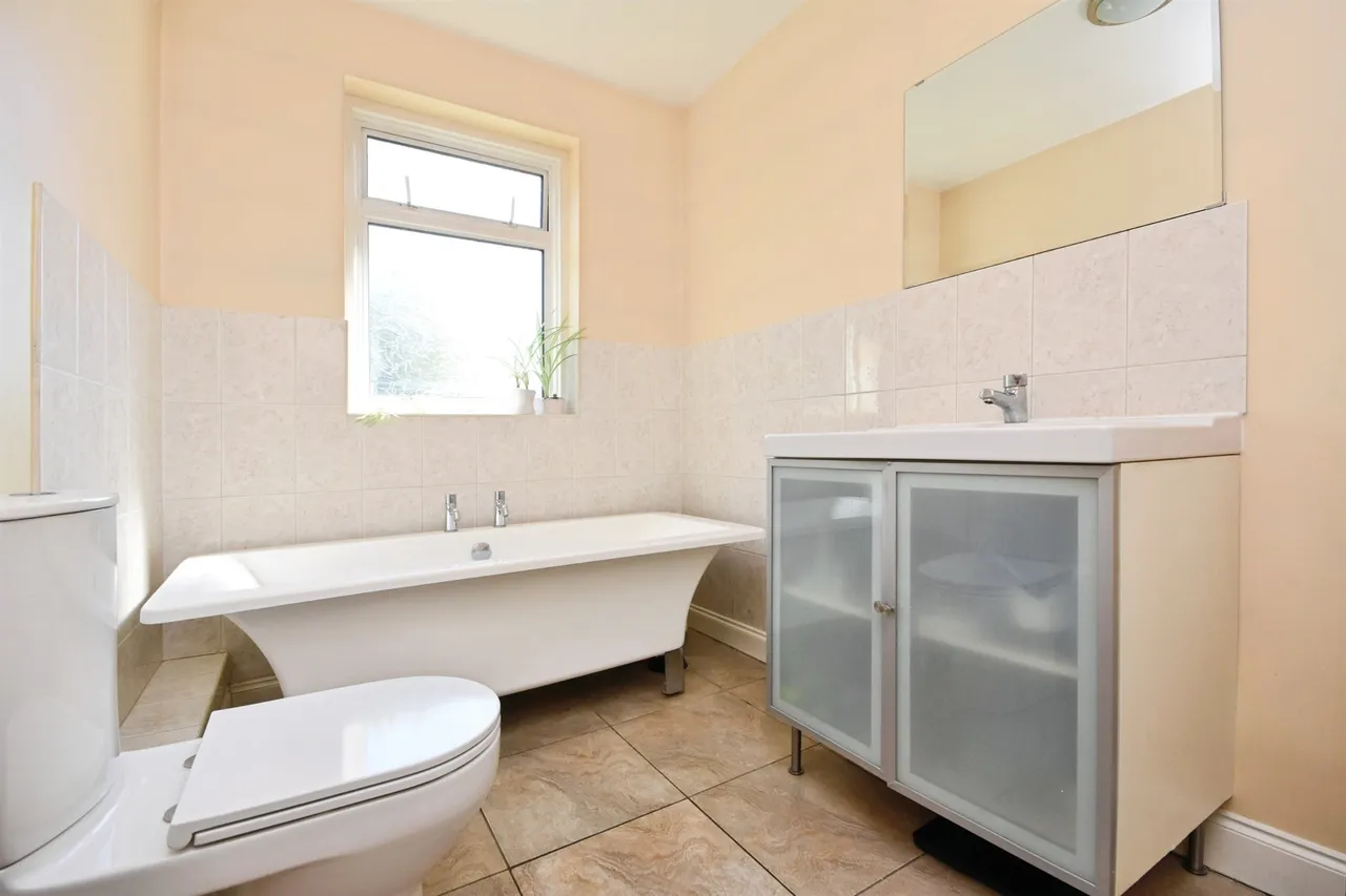 Knighton Road, Romford, photo 11