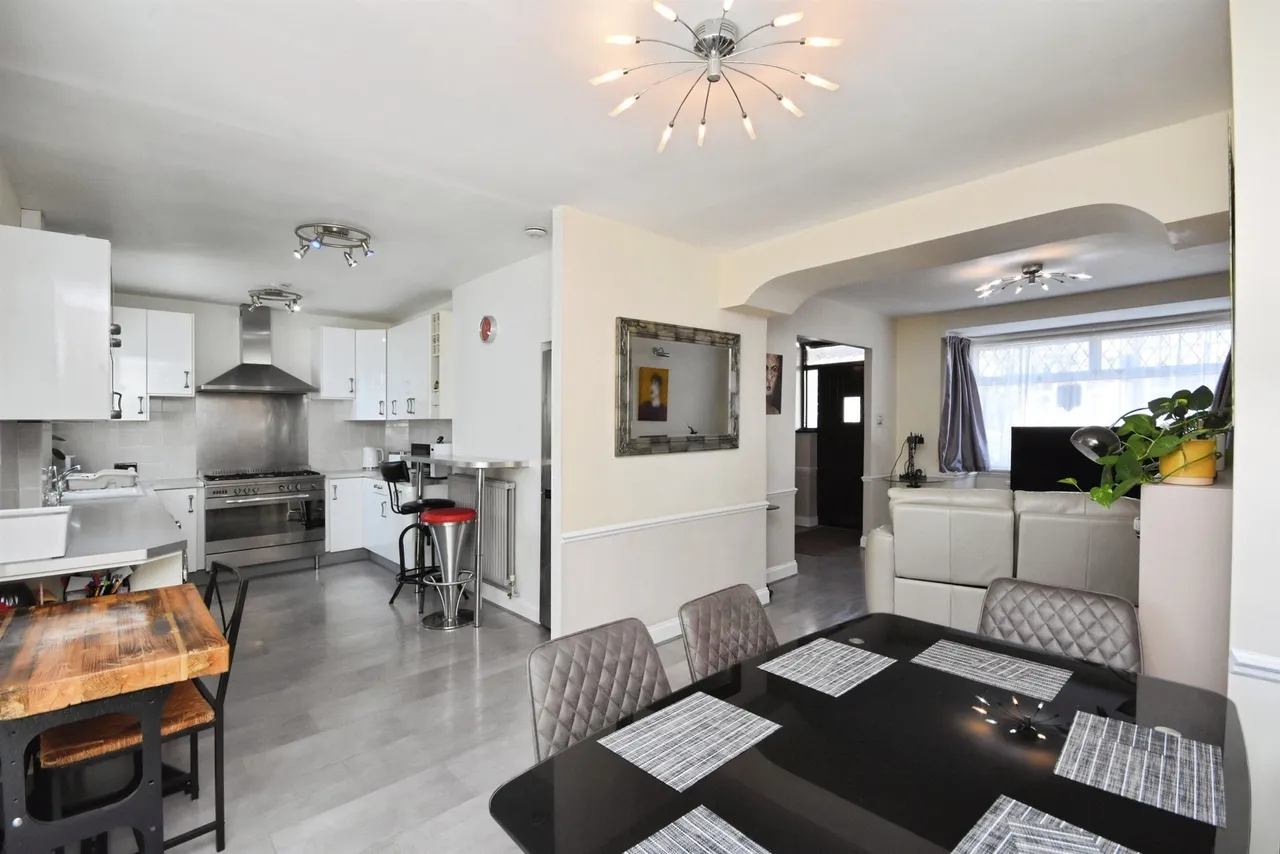 Knighton Road, Romford, photo 2