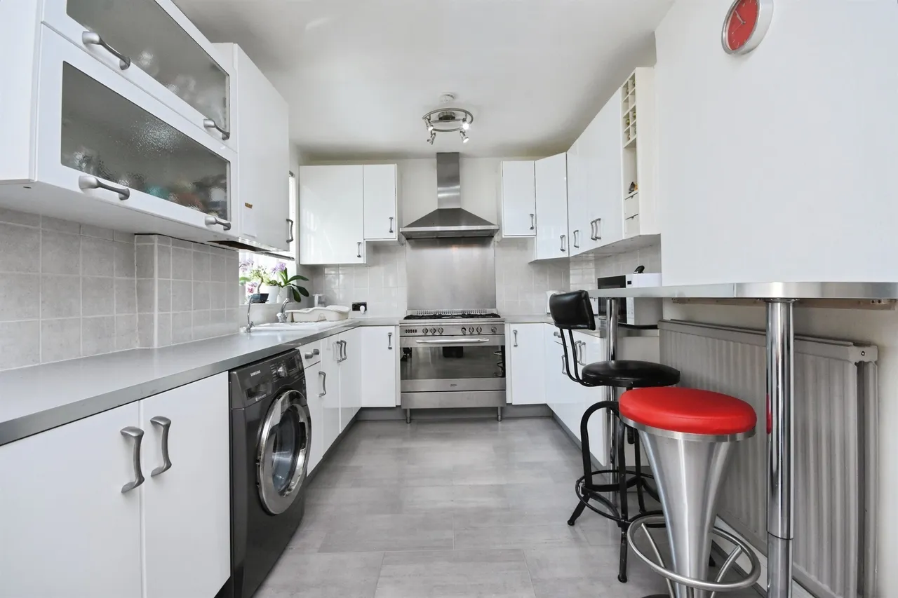 Knighton Road, Romford, photo 5