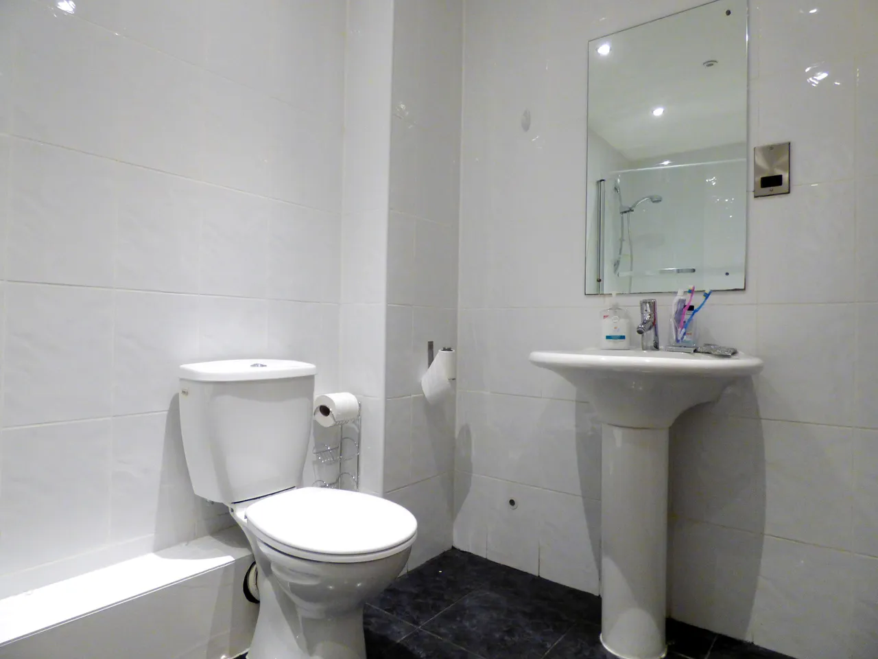 The Gieves Apartments, The Hard, PO1, photo 5