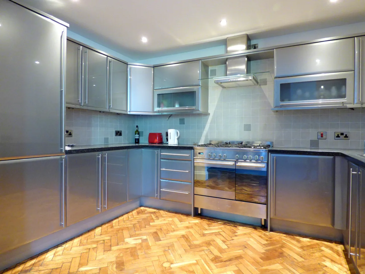 2 bed flat to rent, The Gieves Apartments, The Hard, PO1