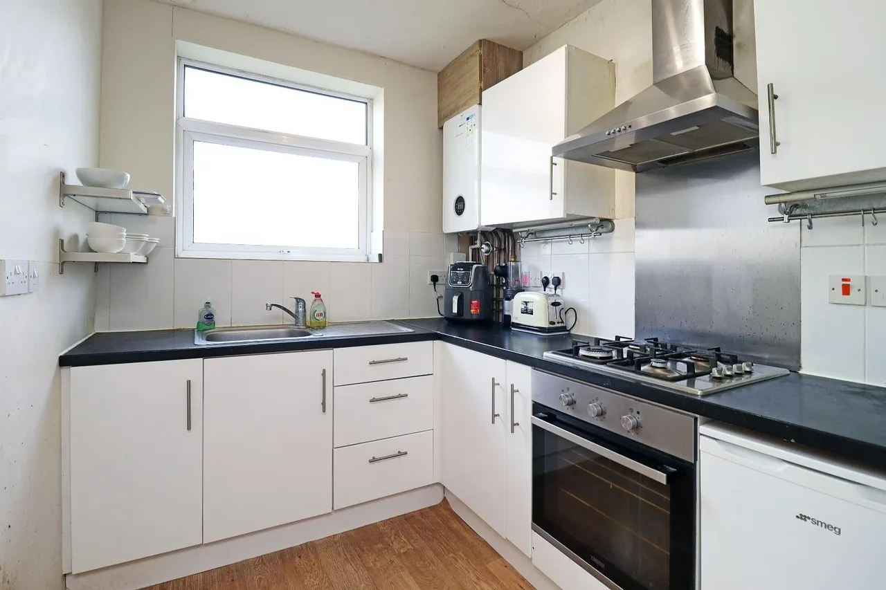 West Vale Road, Timperley, Cheshire WA15 7RN, photo 8