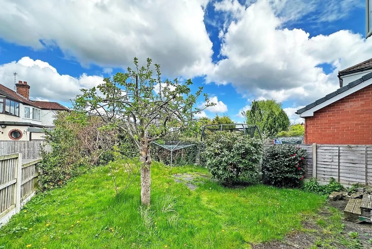 West Vale Road, Timperley, Cheshire WA15 7RN, photo 5
