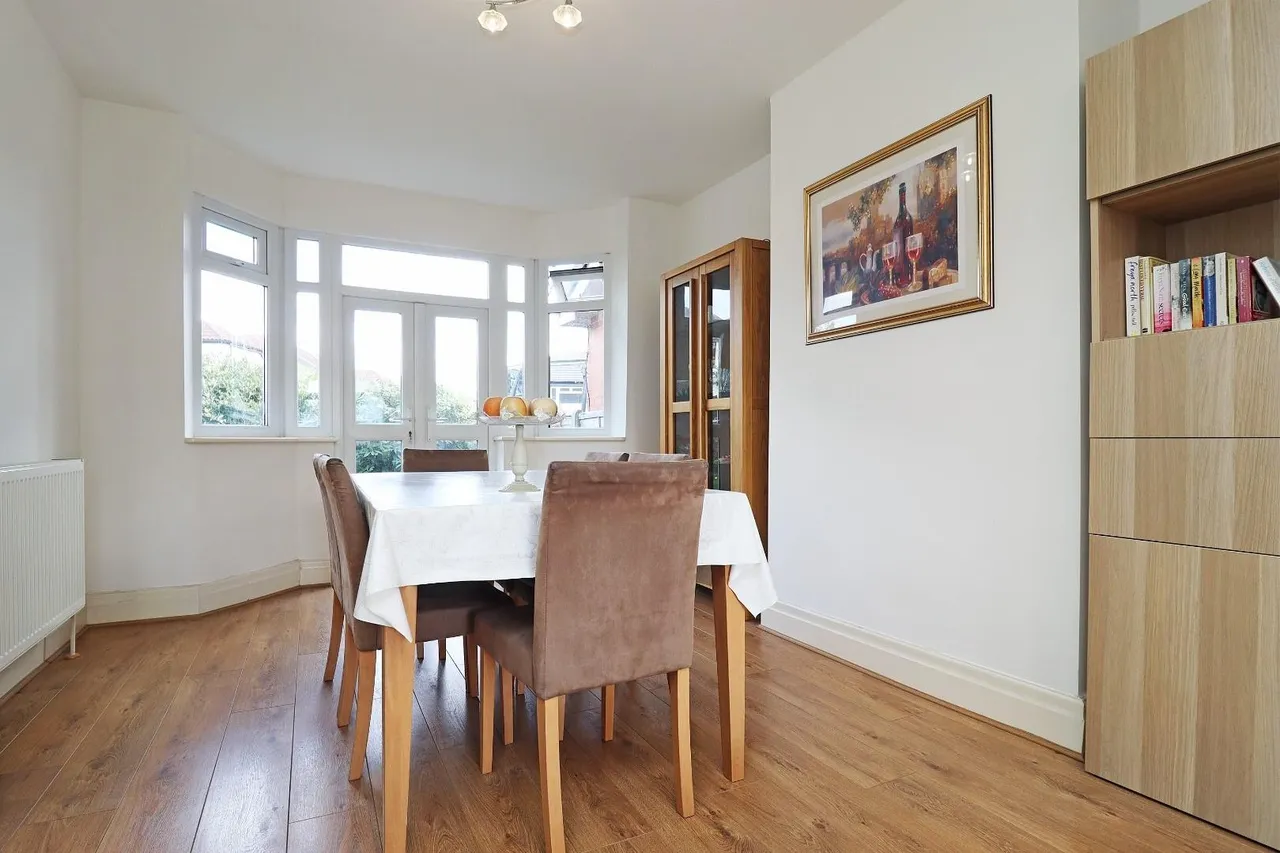 West Vale Road, Timperley, Cheshire WA15 7RN, photo 4