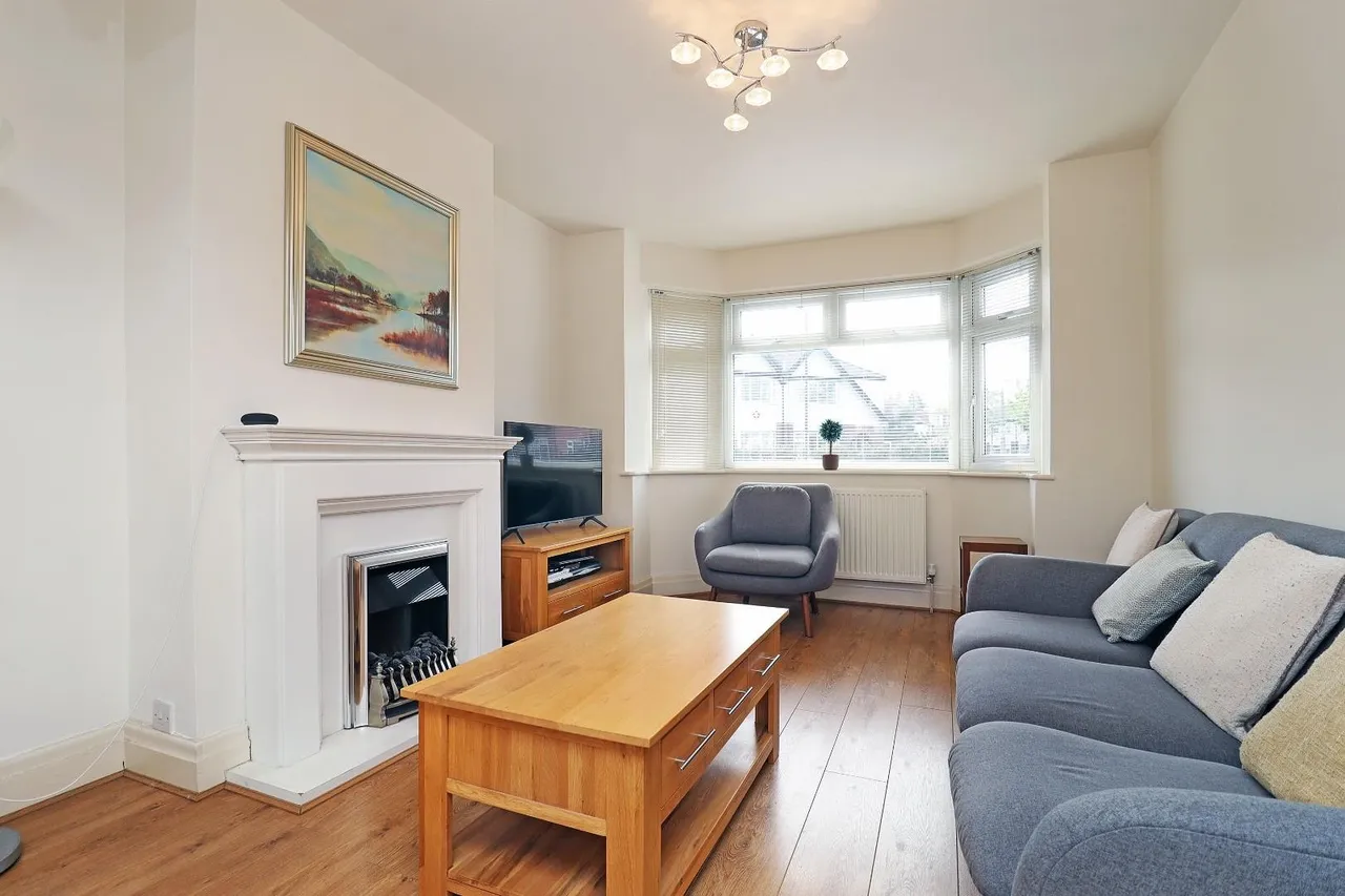 West Vale Road, Timperley, Cheshire WA15 7RN, photo 2