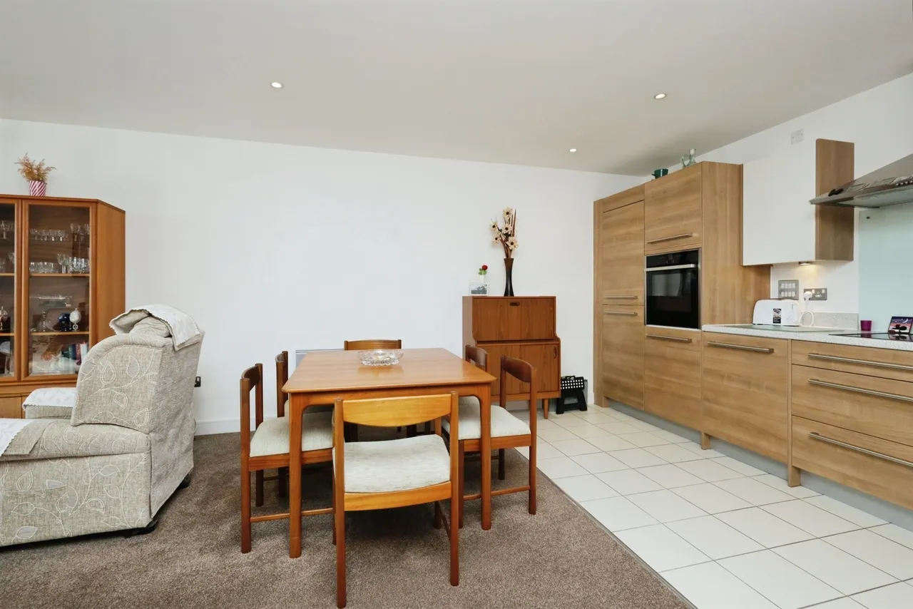 Midway Quay, Eastbourne, photo 7