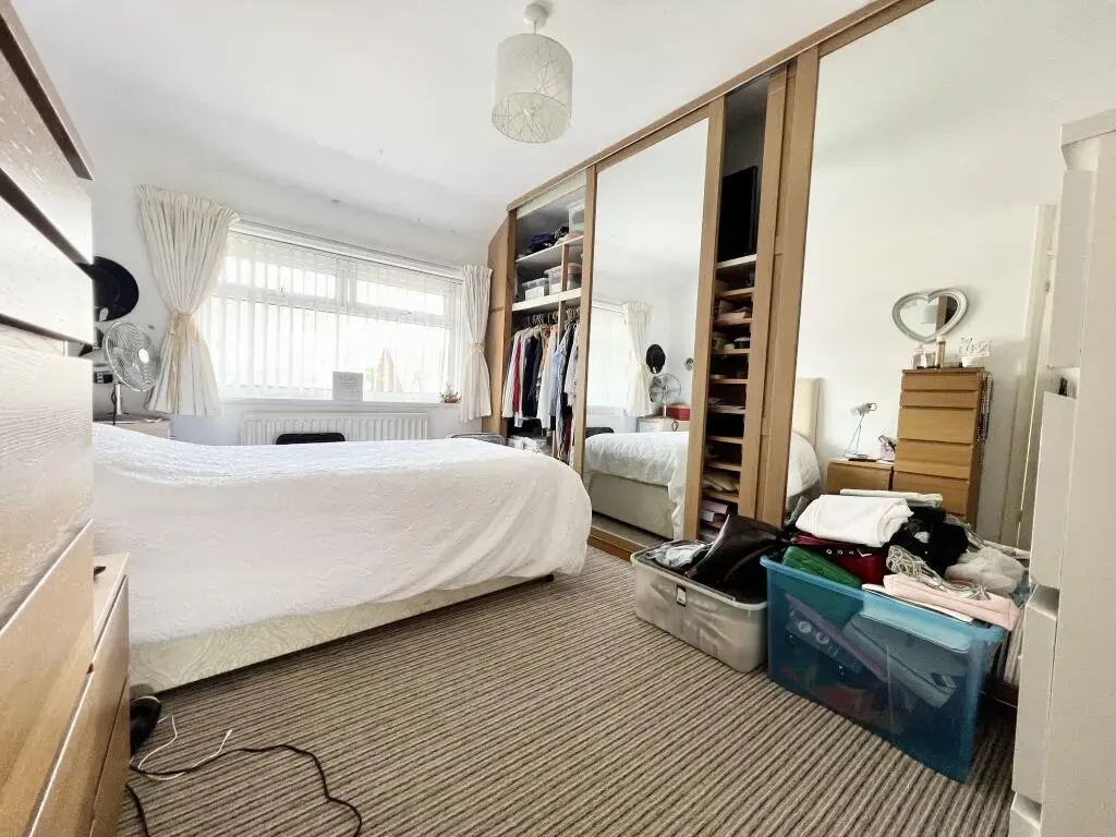 Halley Road, London, E12, photo 3