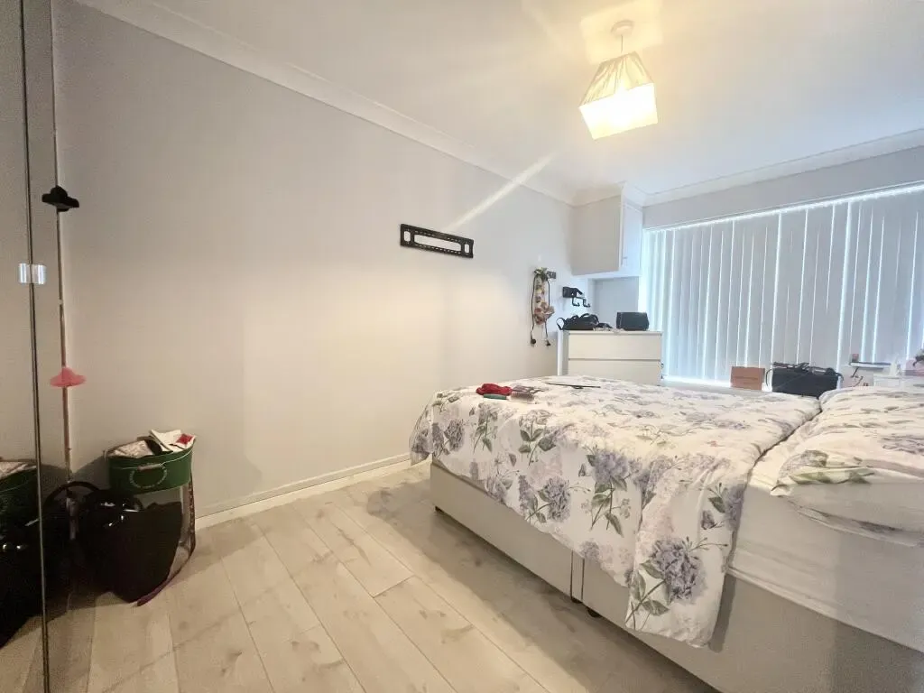 Halley Road, London, E12, photo 2