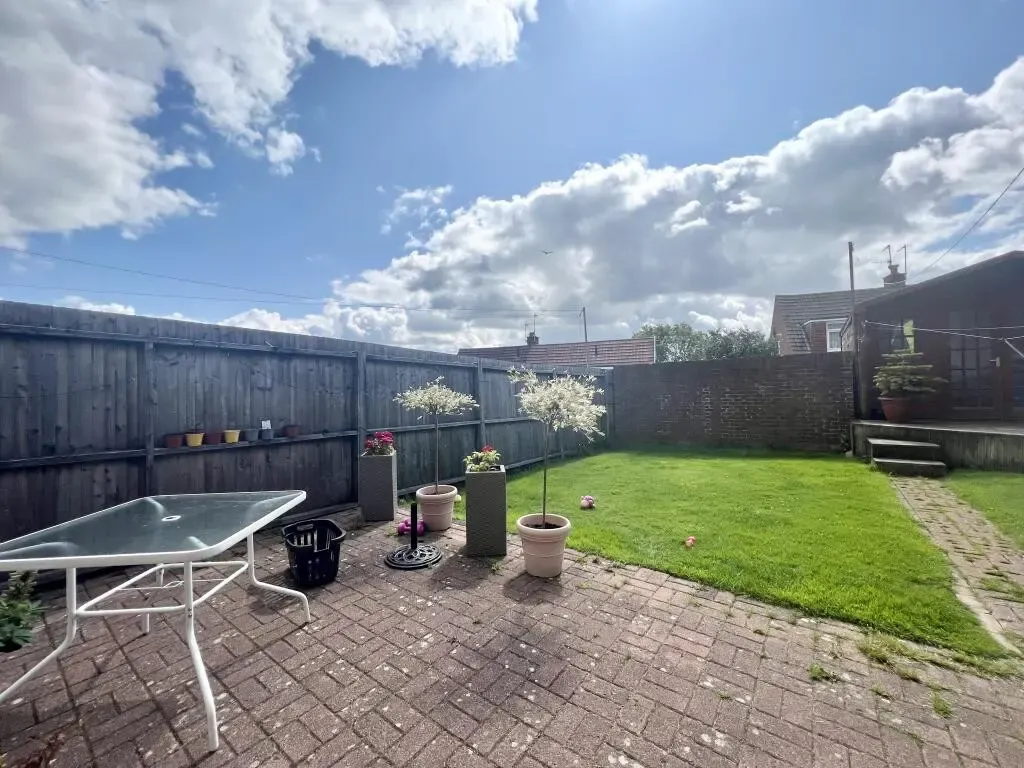 Halley Road, London, E12, photo 7