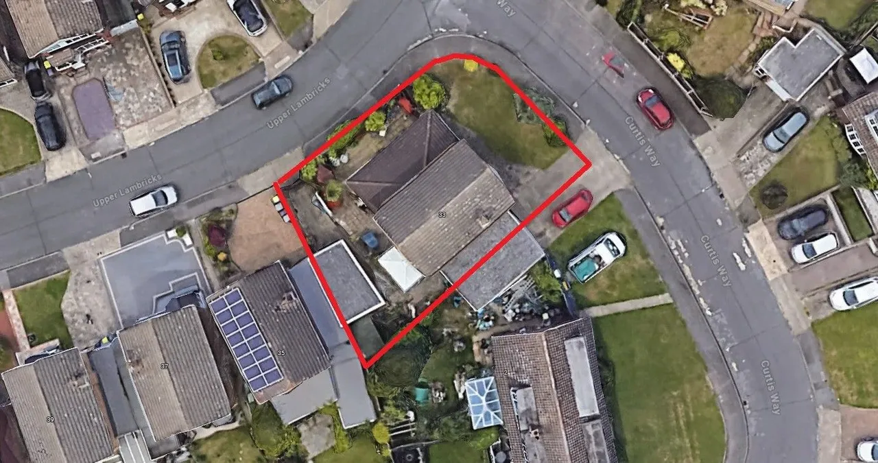 4 bed house for sale — Upper Lambricks, Rayleigh, Essex, SS6 8BP