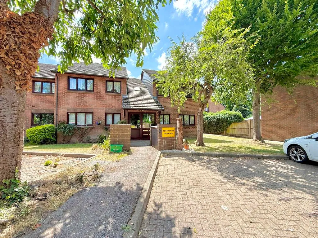 Longhedge, Dunstable LU5 4BL, photo 12