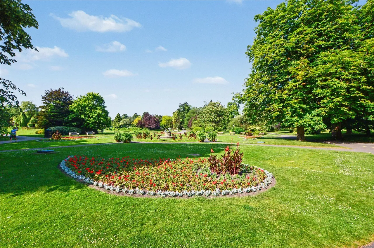 Valley Drive, Harrogate, HG2, photo 9