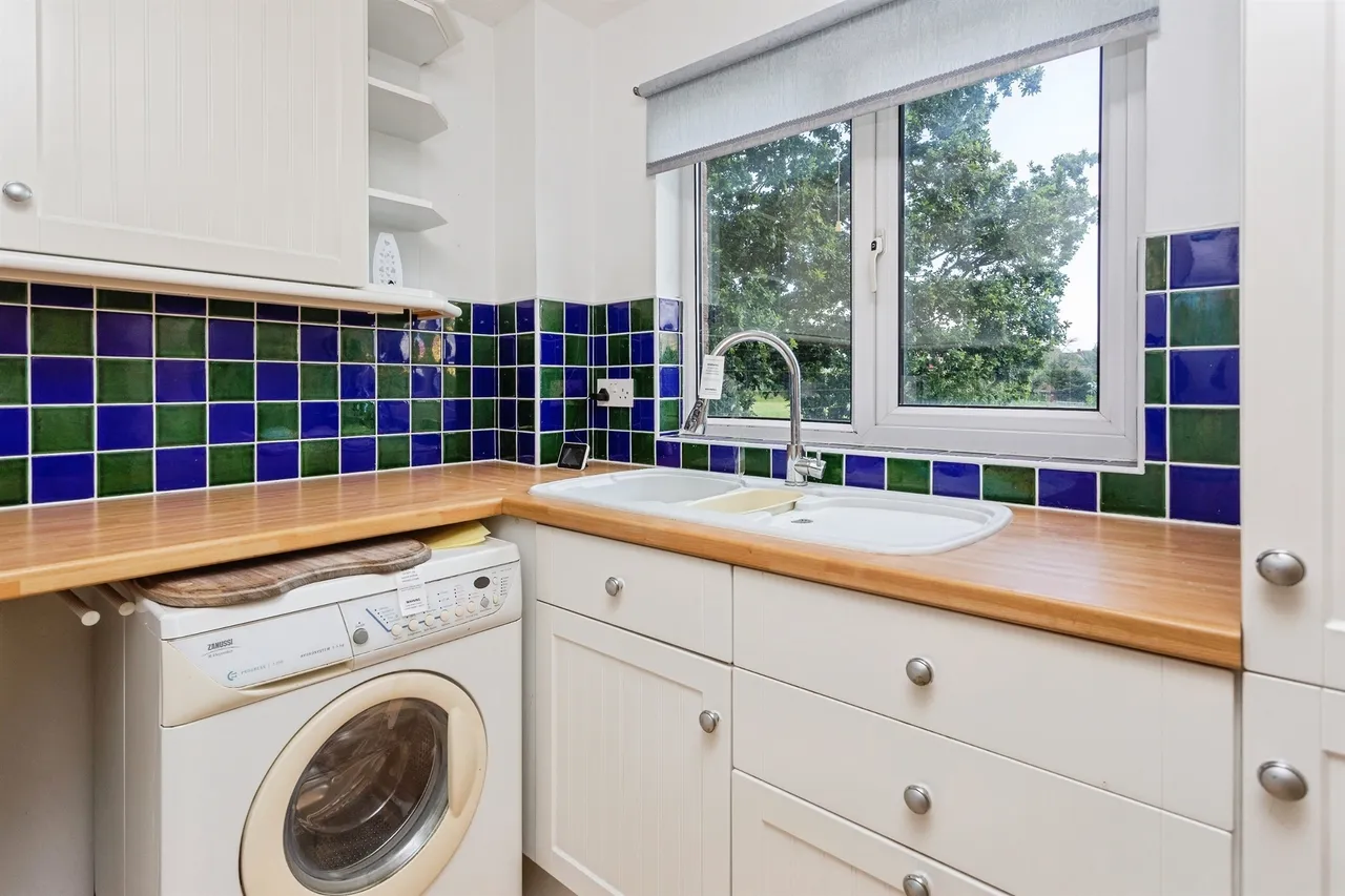Viewfield Close, Harrow, photo 3