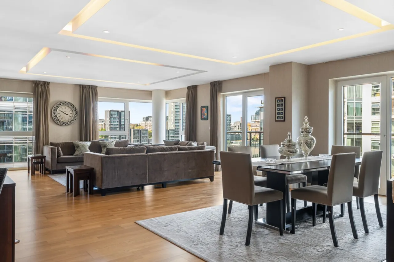 3 bed flat for sale — Spinnaker House, Battersea Reach