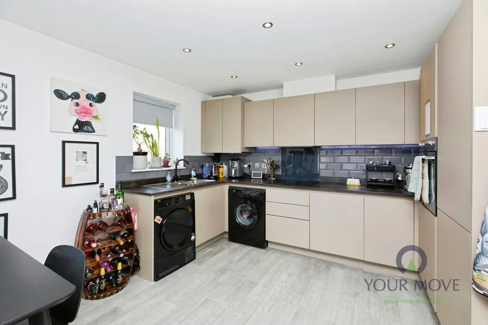 Fellows Drive, Burton-on-Trent, Staffordshire, DE14, photo 5