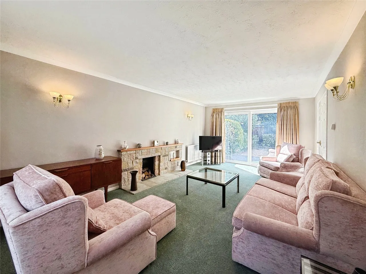 Henley Drive, Frimley Green, Camberley, Surrey, GU16 6NE, photo 2