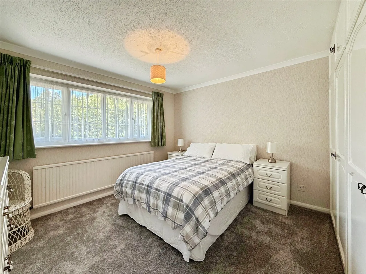 Henley Drive, Frimley Green, Camberley, Surrey, GU16 6NE, photo 4