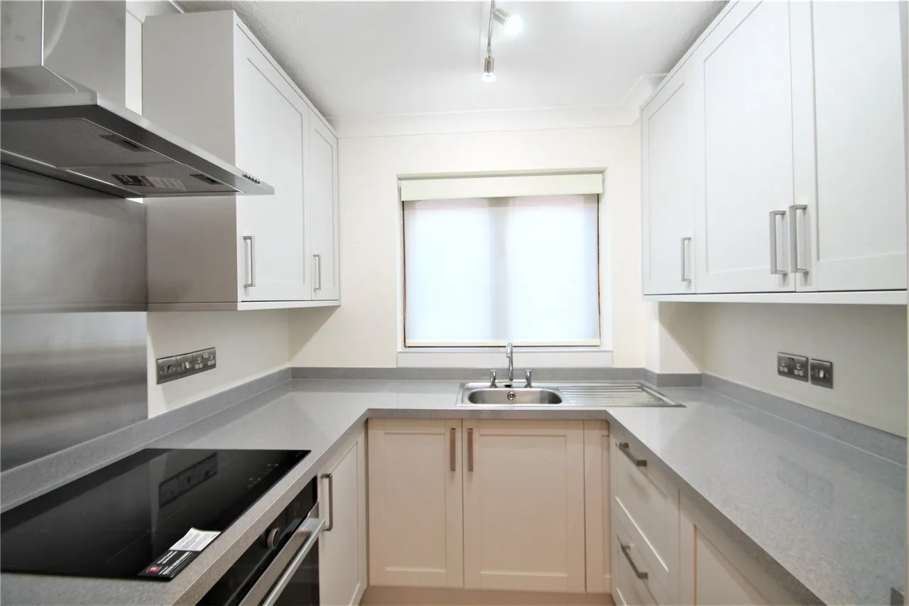 Oak View, Wokingham, Berkshire, RG40 2AS, photo 9