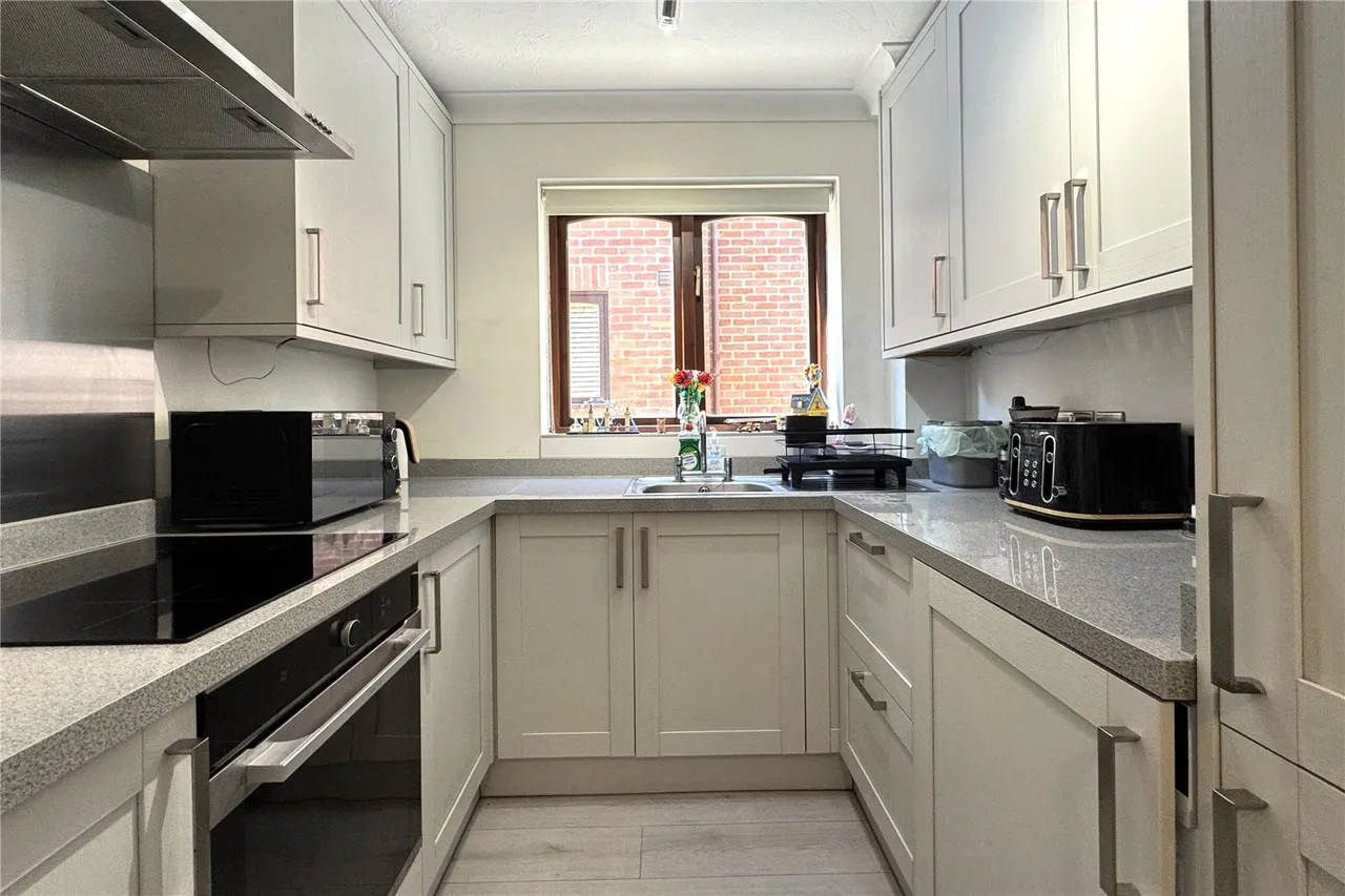 Oak View, Wokingham, Berkshire, RG40 2AS, photo 13