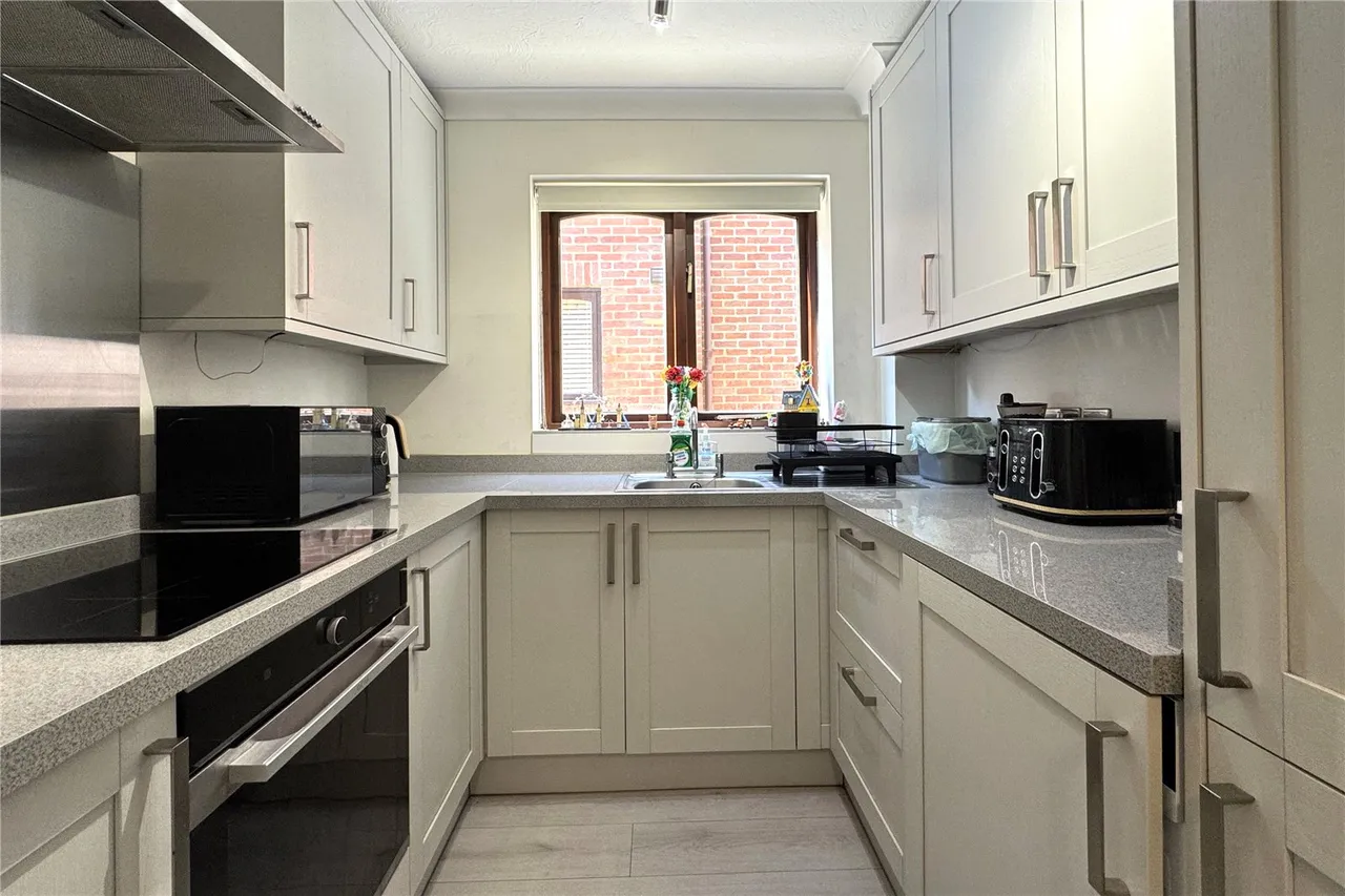 Oak View, Wokingham, Berkshire, RG40 2AS, photo 4