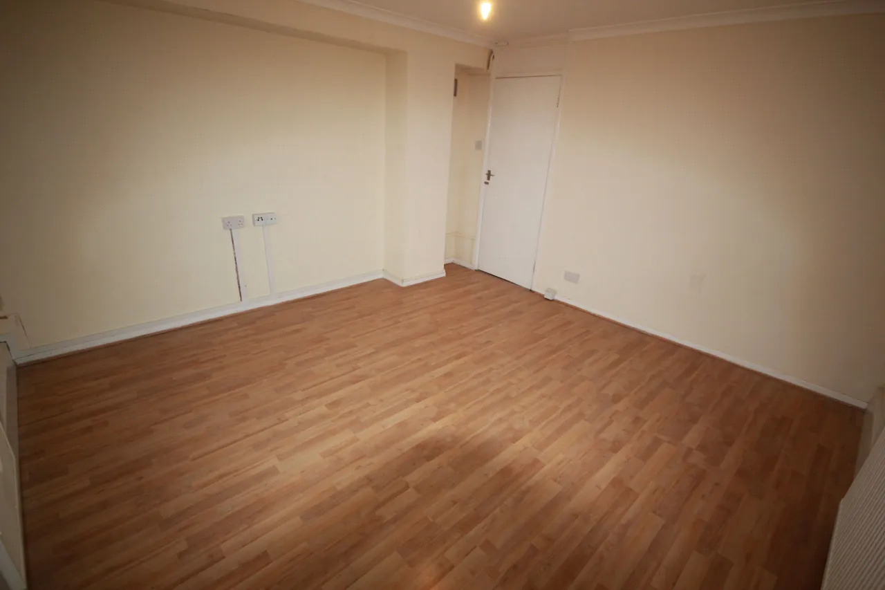 1 bed flat to rent — Clements Court, Green Lane, Hounslow