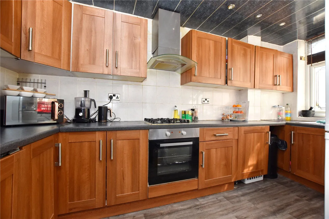 Manchester Road, Heywood, OL10, photo 5