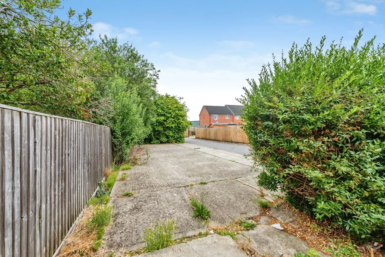 Cricklade Road, Swindon, Wiltshire, SN2, photo 10