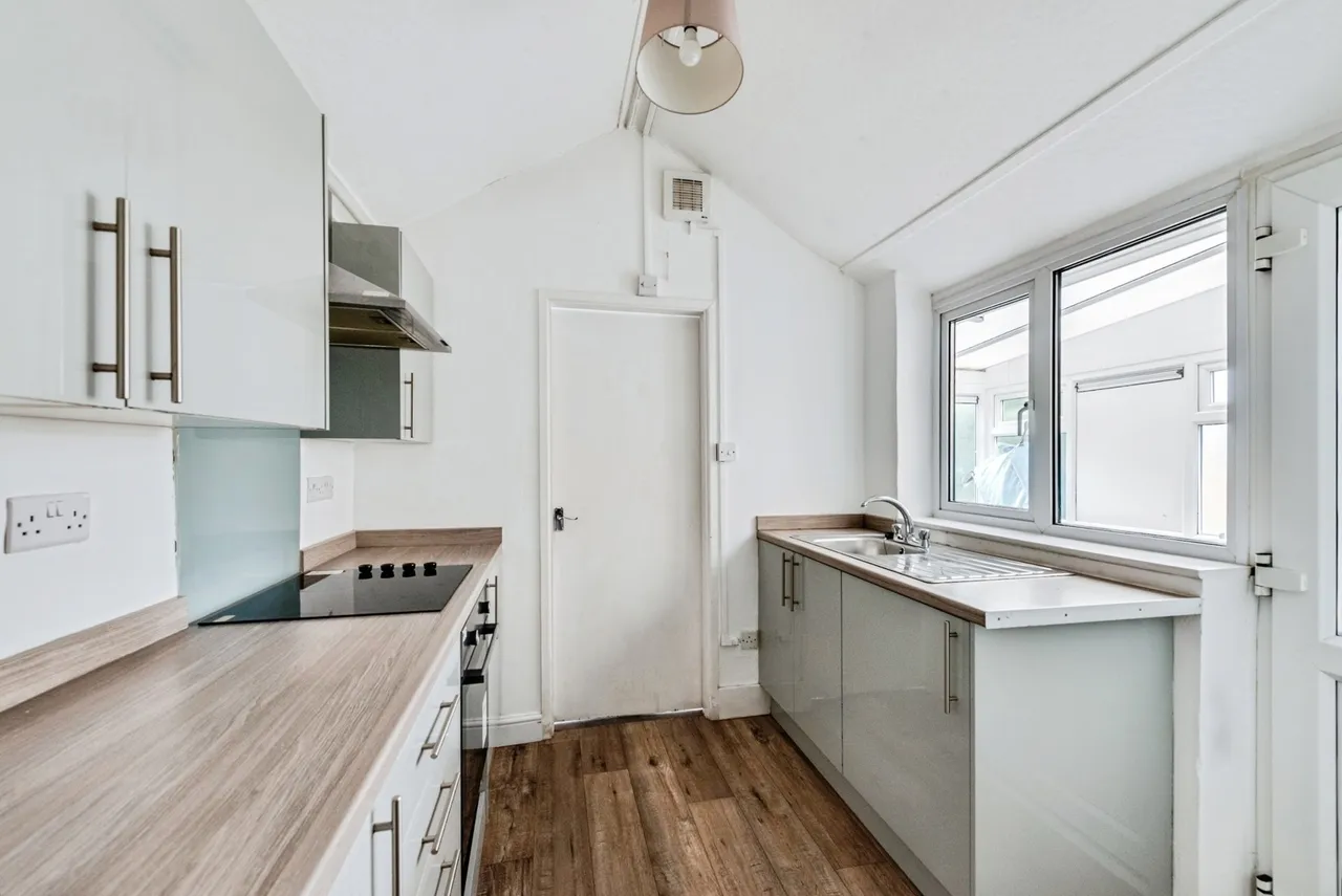 Cricklade Road, Swindon, Wiltshire, SN2, photo 4