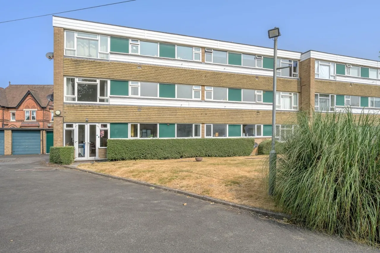 2 bed flat for sale, Metchley Lane, Birmingham, B17