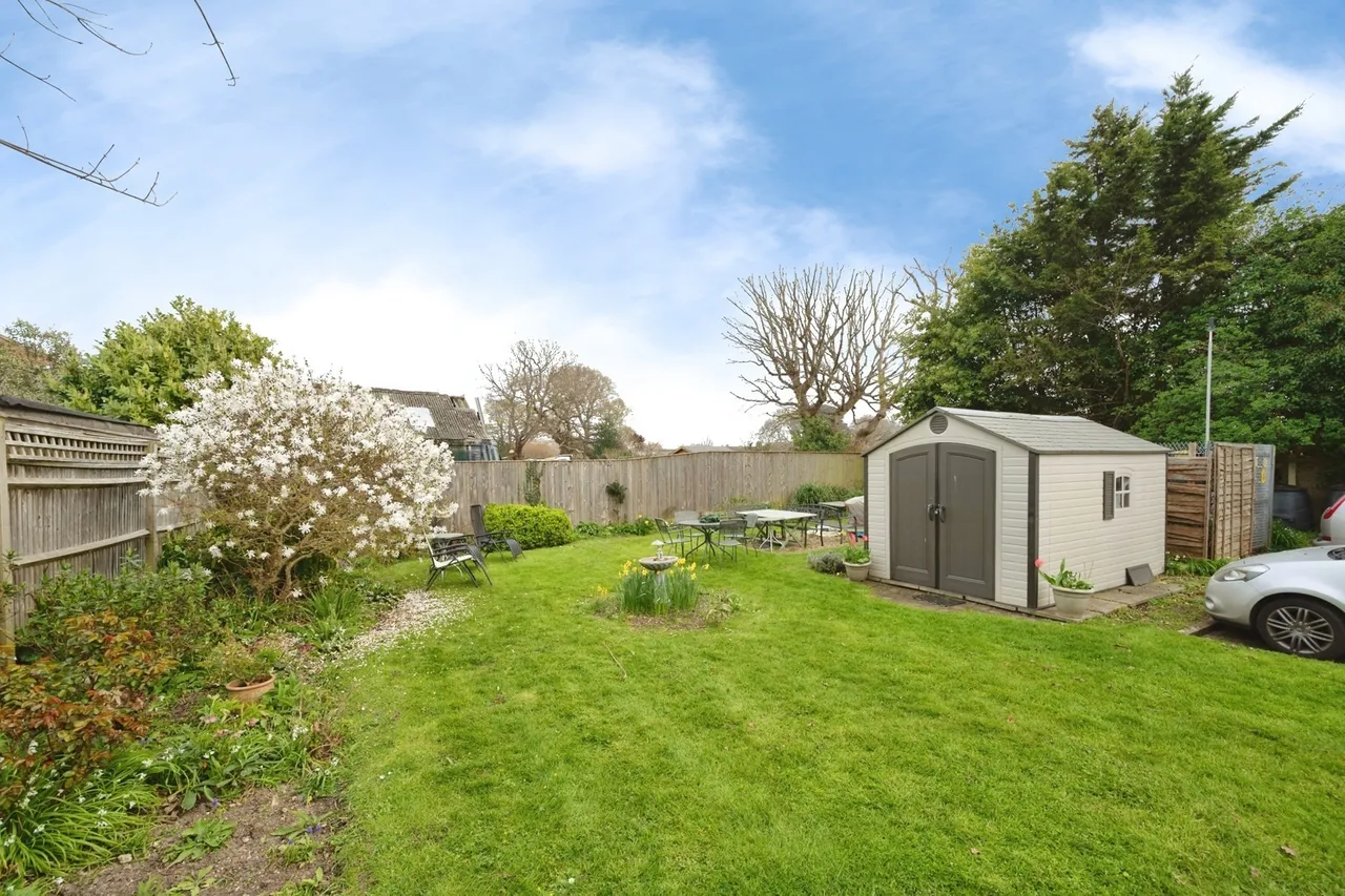 Staunton Avenue, Hayling Island, PO11, photo 8