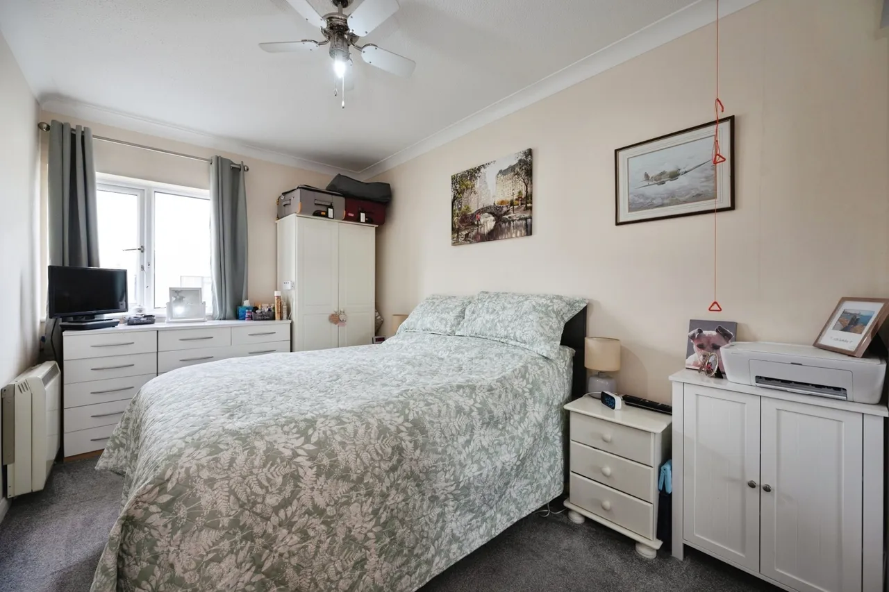 Staunton Avenue, Hayling Island, PO11, photo 4