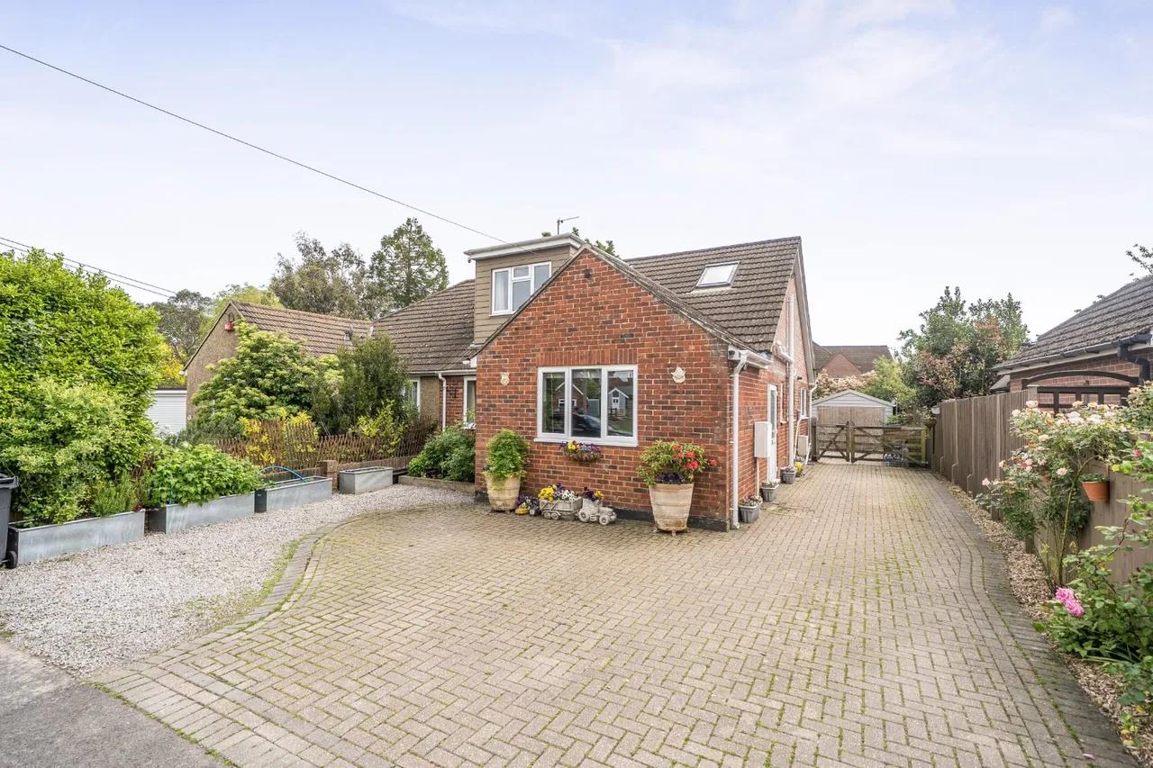 3 bed house for sale, Forest Gardens, Waltham Chase, SO32