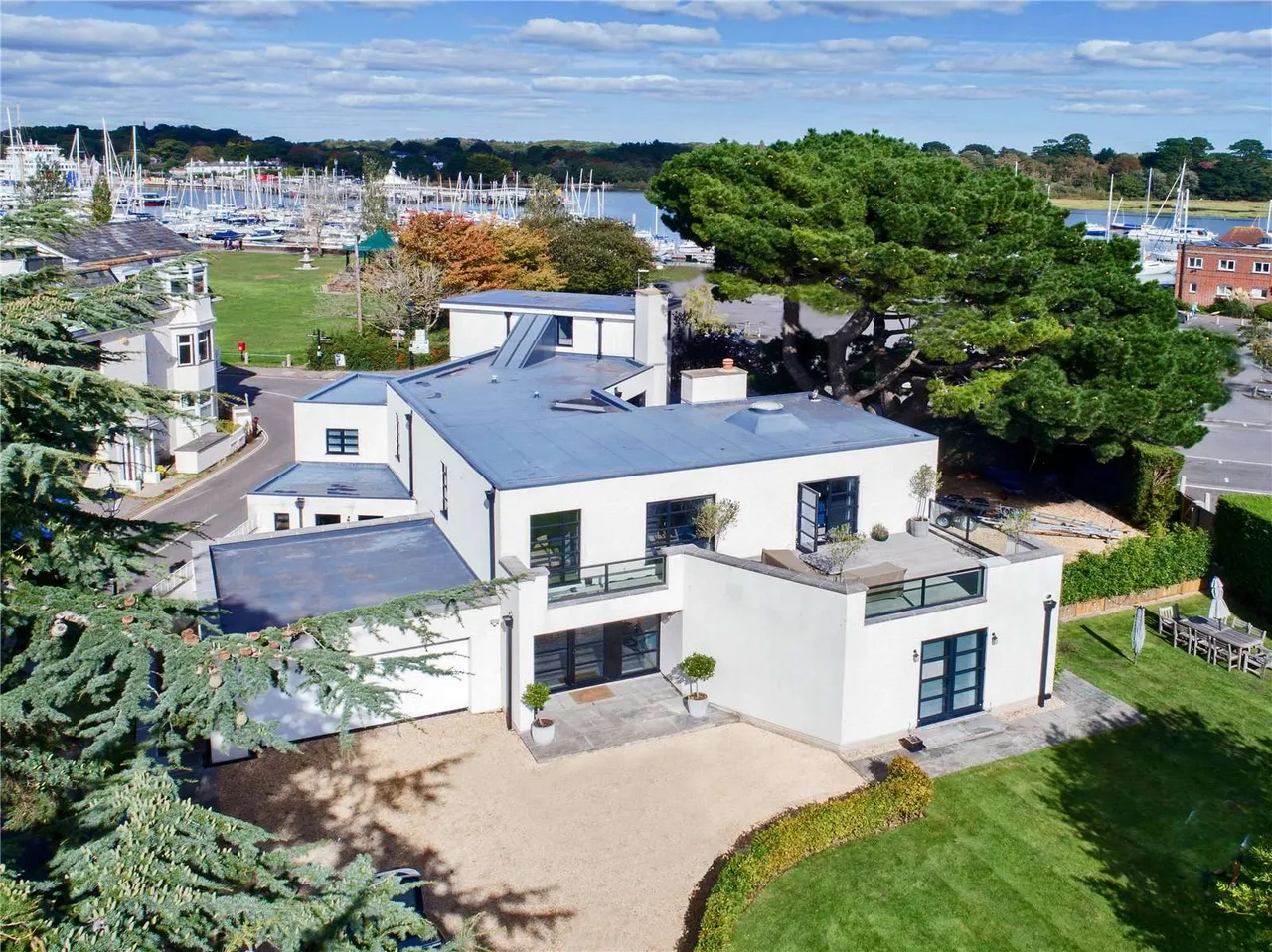 Kings Saltern Road, Lymington, Hampshire, SO41 3QD, photo 4