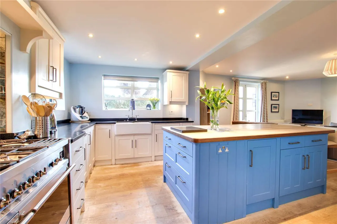 Kings Saltern Road, Lymington, Hampshire, SO41 3QD, photo 8