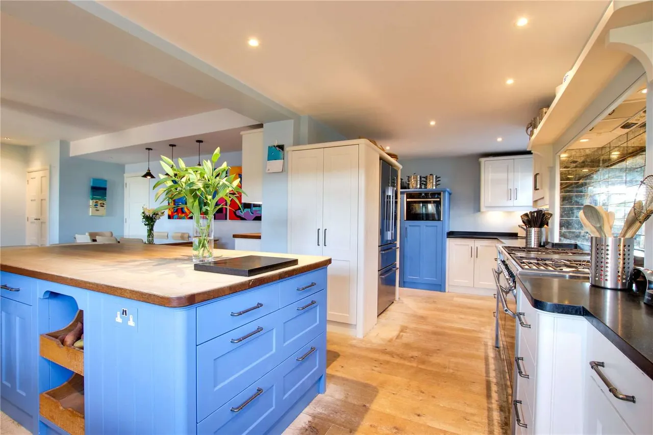 Kings Saltern Road, Lymington, Hampshire, SO41 3QD, photo 7