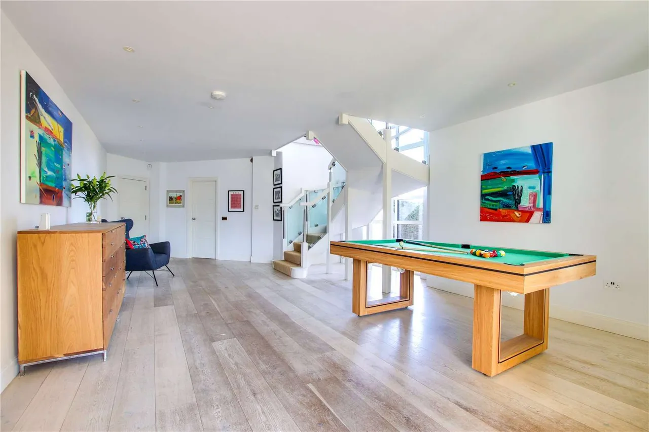 Kings Saltern Road, Lymington, Hampshire, SO41 3QD, photo 12