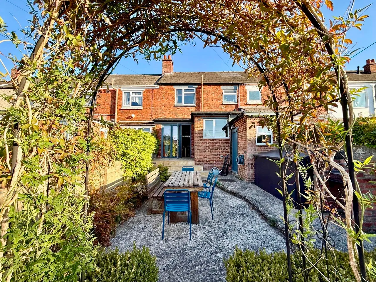 3 bed house for sale — Groundwell Road, Swindon, Wiltshire, SN1 2NA