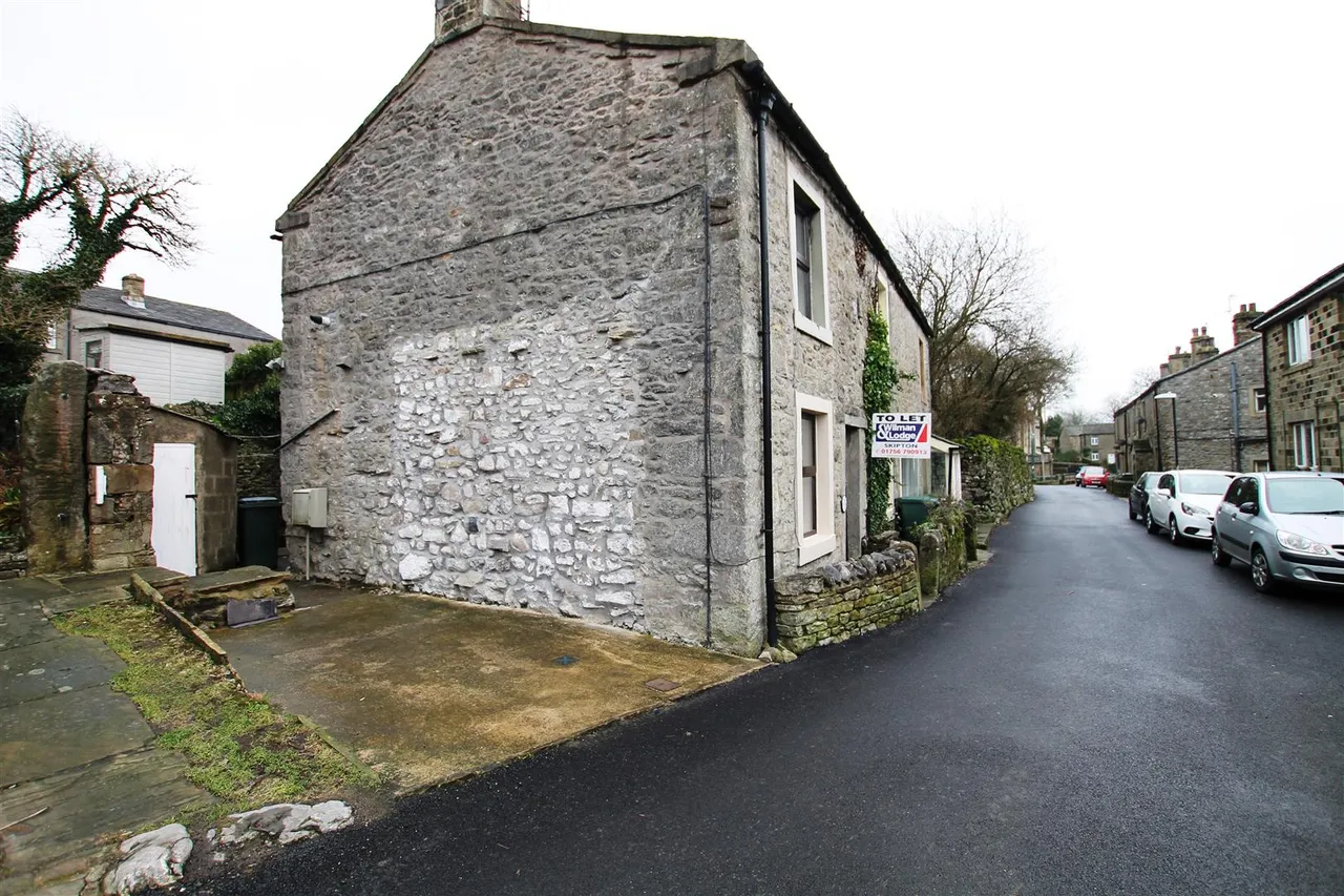 Chapel Street, Grassington, North Yorkshire, BD23 5BE, photo 2