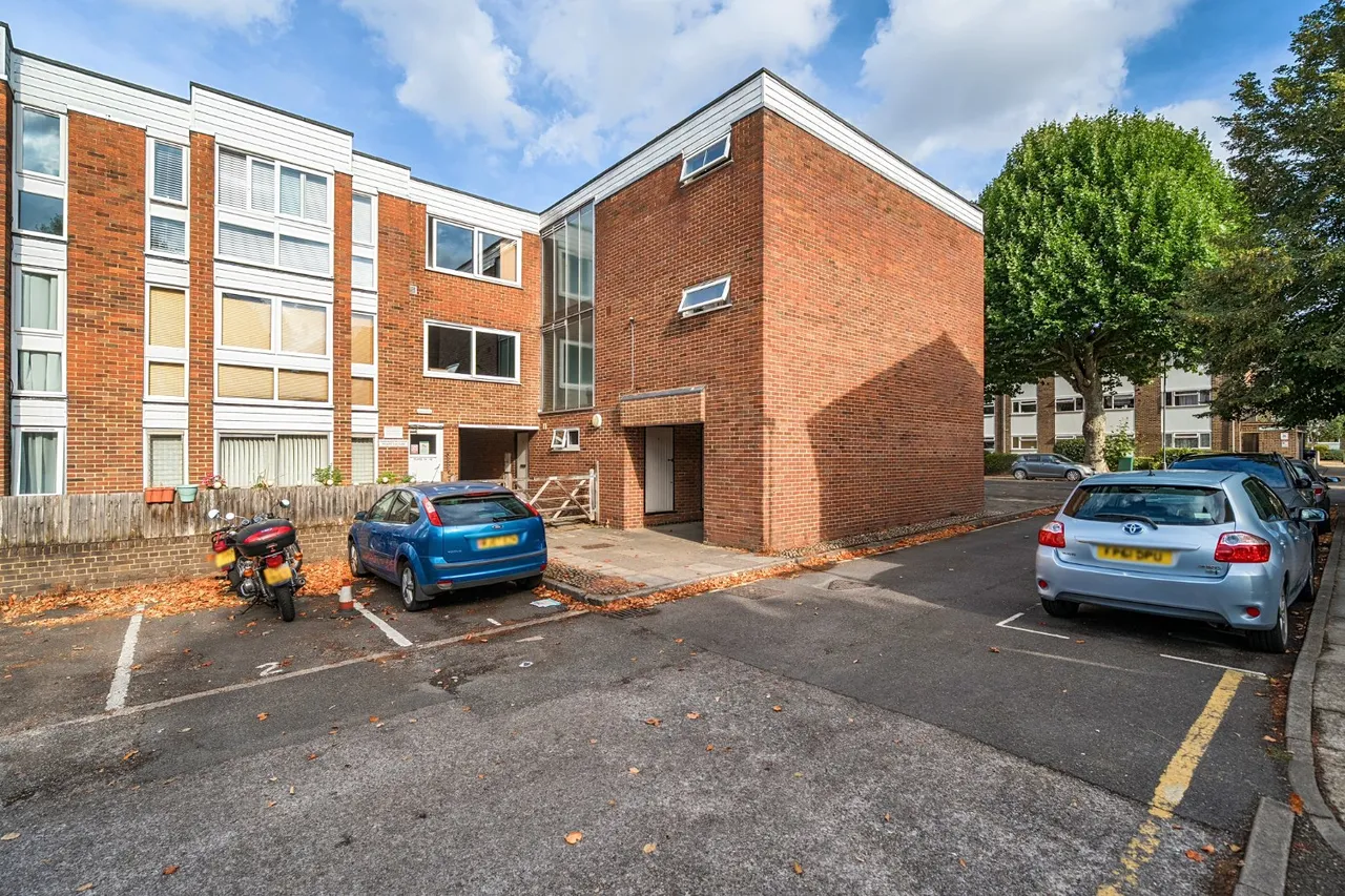 Lovelace Gardens, Surbiton, KT6, photo 7