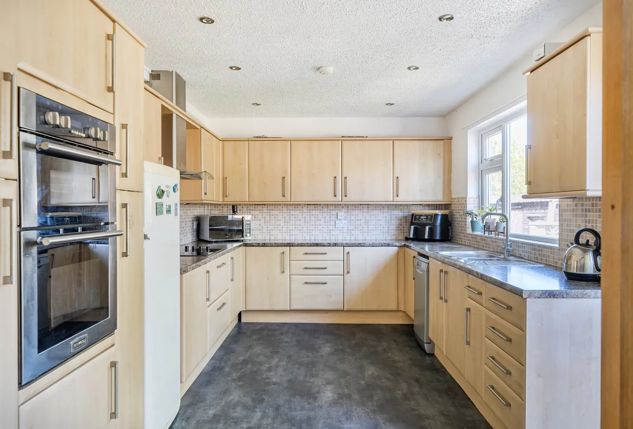 Waveney Road, Somerset, Keynsham, BS31 1RU, photo 5