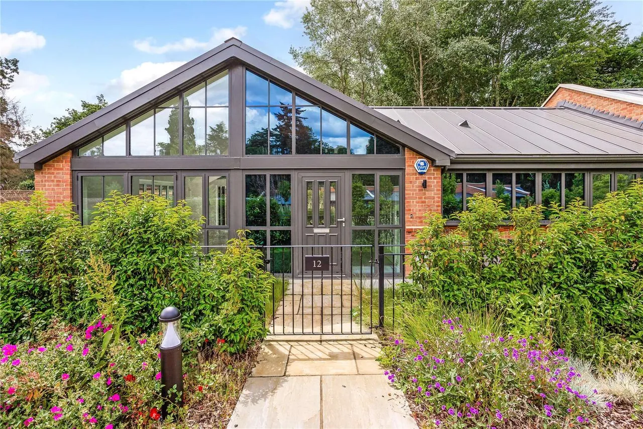 2 bed house for sale — Linnet Drive, Ascot, Berkshire, SL5 0FS